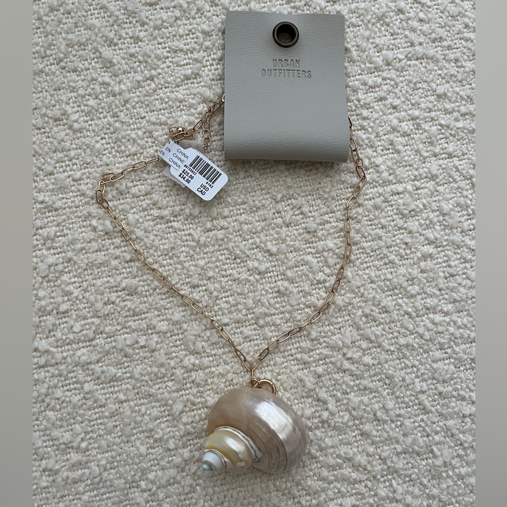 NWT Shell Necklace - Picture 4 of 5